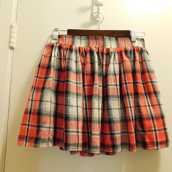 NWT Tobi Plaid/Tartan Skirt - Picture 3 of 3